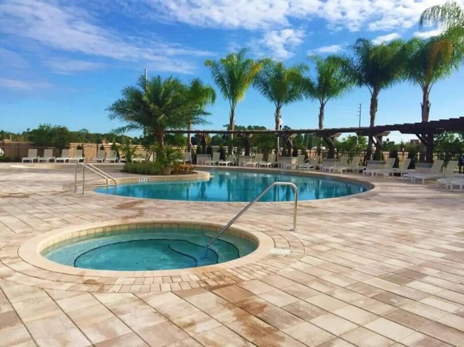 Enjoy A Cozy 3 Br/clubhouse/near And *